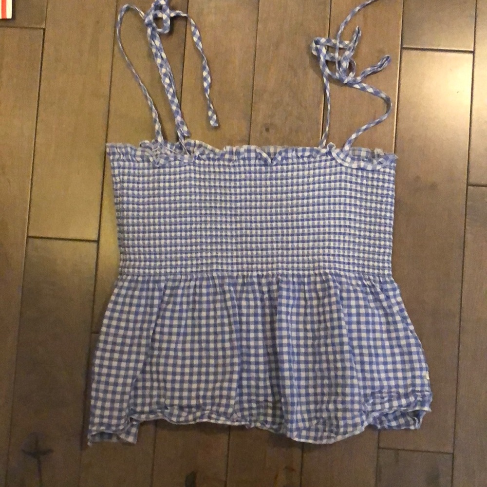H and m crop top